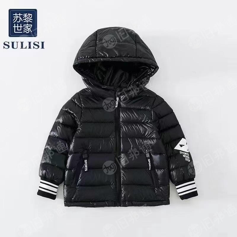 长期出售库存服装,款式不限,数量从几百件到几十万件都有