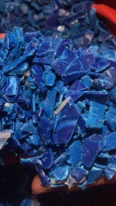 出售小蓝桶破碎料，长期有货