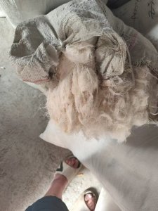 出售涤纶废料，涤纶废丝，涤纶废布，杂色，纯色都有，货在河南焦作