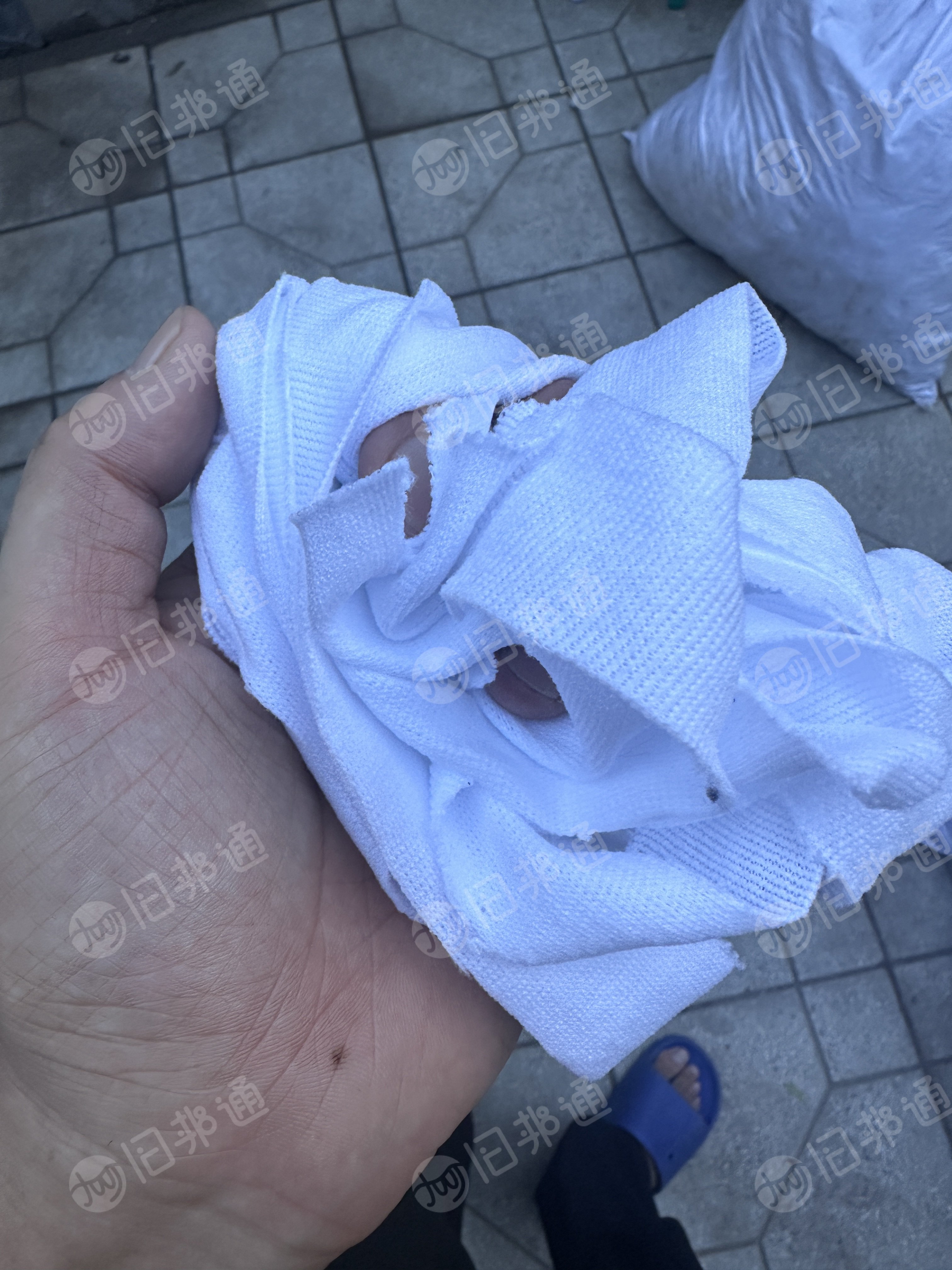 出售纯涤纶废布,涤纶拉丝料,化纤拉丝料