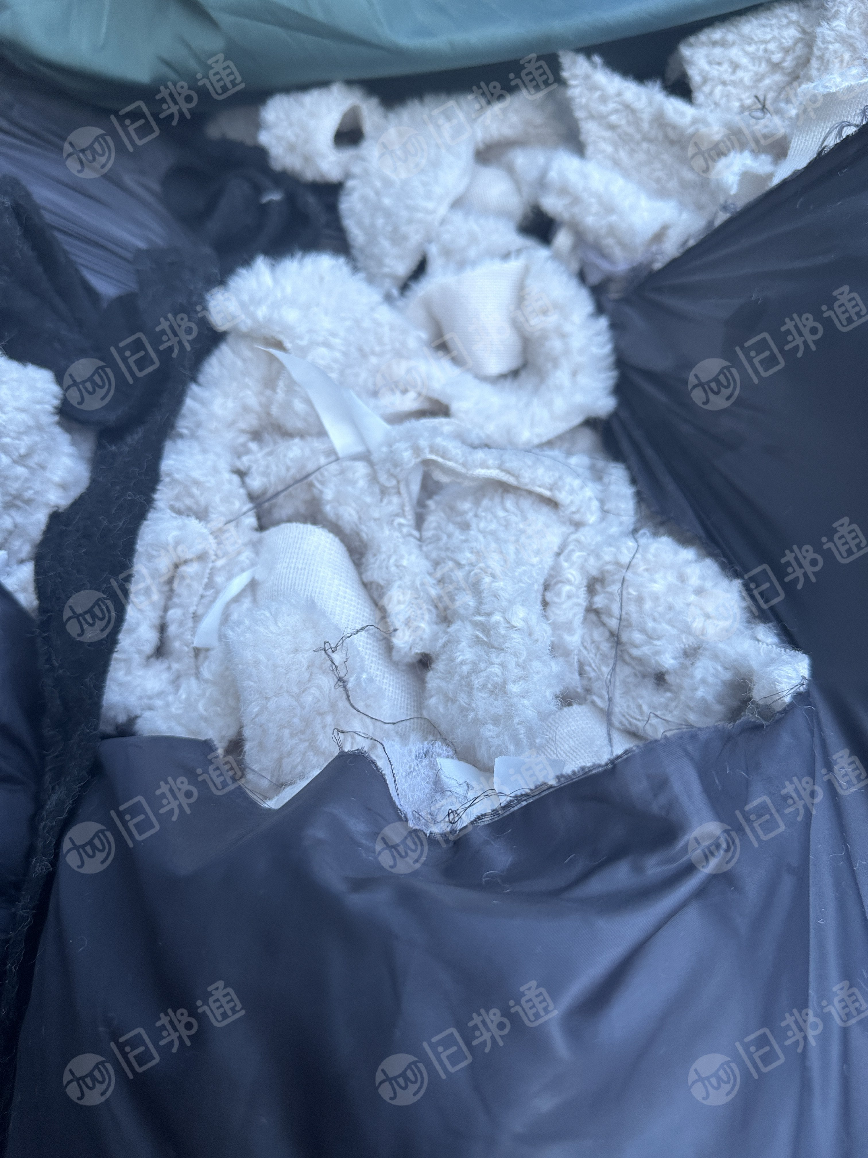 出售纯涤纶废布，涤纶拉丝料，化纤拉丝料