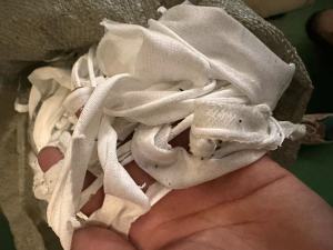 长期出售白色尼龙布边角料，每天出货3吨左右