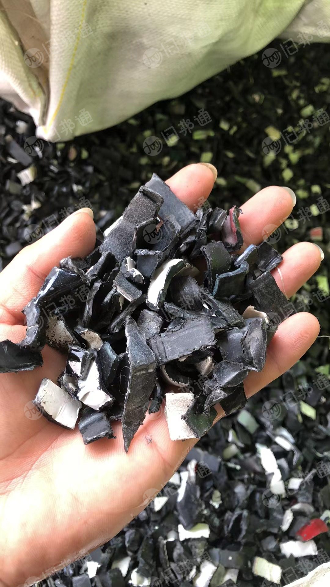 出售pp保险杠破碎料,清洗甩干过盐池除铁,现货10几吨
