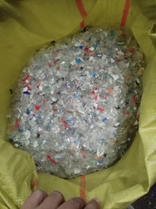 出售矿泉水破碎料，瓶盖破碎料