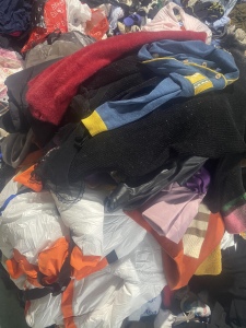 长期大量回收旧衣服统货，小区货，箱子货等