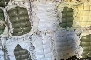 出售废海绵，海绵边角料，压包好的，货在广东汕头