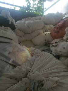 长期出售大白酒店布草，床单被罩，现货4吨左右