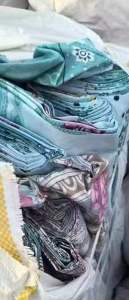 出售刀口布，涤纶布，化纤布，每月有几百吨，货在山东潍坊