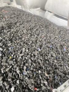 长期出售黑色水果筐破碎料，过16筛网，现货一挂车