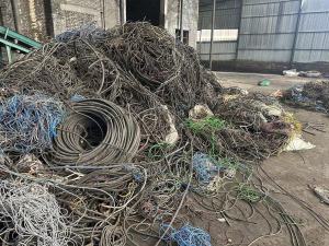 出售电缆皮废料，各种电线废料，统货，每月1000吨