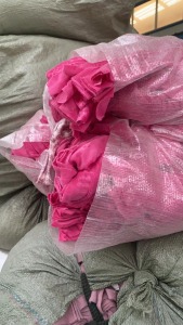 长期大量出售涤纶碎布，涤纶废布，杂色现货有十几吨