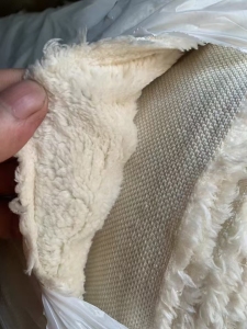出售米色北极绒，门幅193克重300，货在浙江宁波余姚