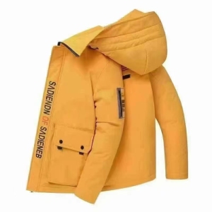 出售2000件羽绒服，库存羽绒服，货在江苏常熟