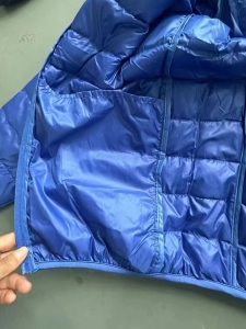 出售15000件轻薄羽绒服，库存羽绒服，货在江苏常熟