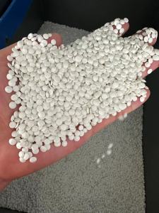 长期大量出售低压pe颗粒，过3层150目