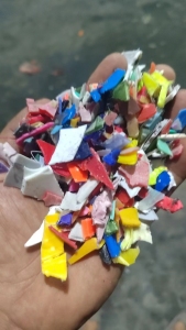 长期出售花丙破碎料、涂料桶破碎料，月产200吨，广东中山厂