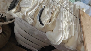 出售床垫下脚料，每月有十几吨，货在广东惠州