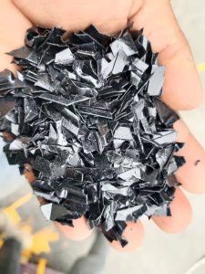 出售黑色PC片材破碎料