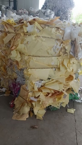 长期出售混色淋膜纸压包料