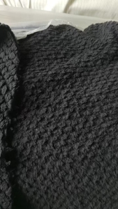 出售黑色化纤布，门幅185，克重260左右，货在江苏苏州