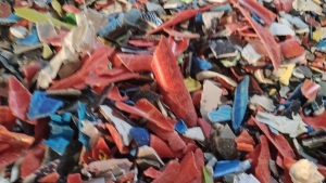 长期出售硬质PVC杂一级破碎料