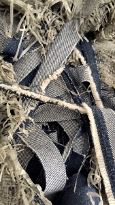 出售纯棉牛仔碎布，牛仔布块