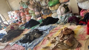 长期大量出售羊毛衫，现货50吨，92羊毛