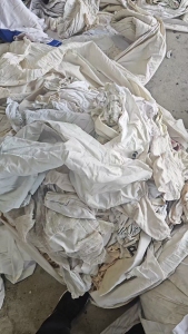 长期大量出售旧衣服大白，白料，开花料，货在山东临沂