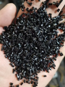 长期出售PE大棚膜 滴灌带颗粒,现货60吨