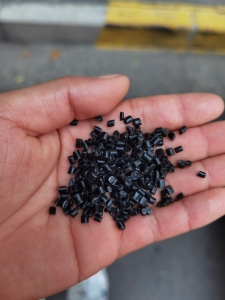 出售黑色吨包颗粒，过60目