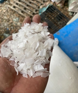 出售餐盒破碎料，透明丙破碎料