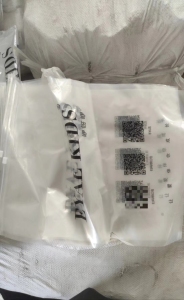 出售纯高压花料,服装袋,湿纸巾等包装厂下来的边角料,月供60多吨,现货6.8一挂