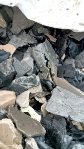 出售pp汽车内饰破碎料、保险杠破碎料，现货30吨