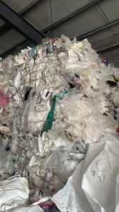 出售高压服装袋，直接上机干造，现货30多吨