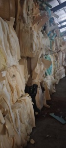 长期出售海绵边角料、海绵下脚料，床垫沙发下来的料，现货有杂色20吨