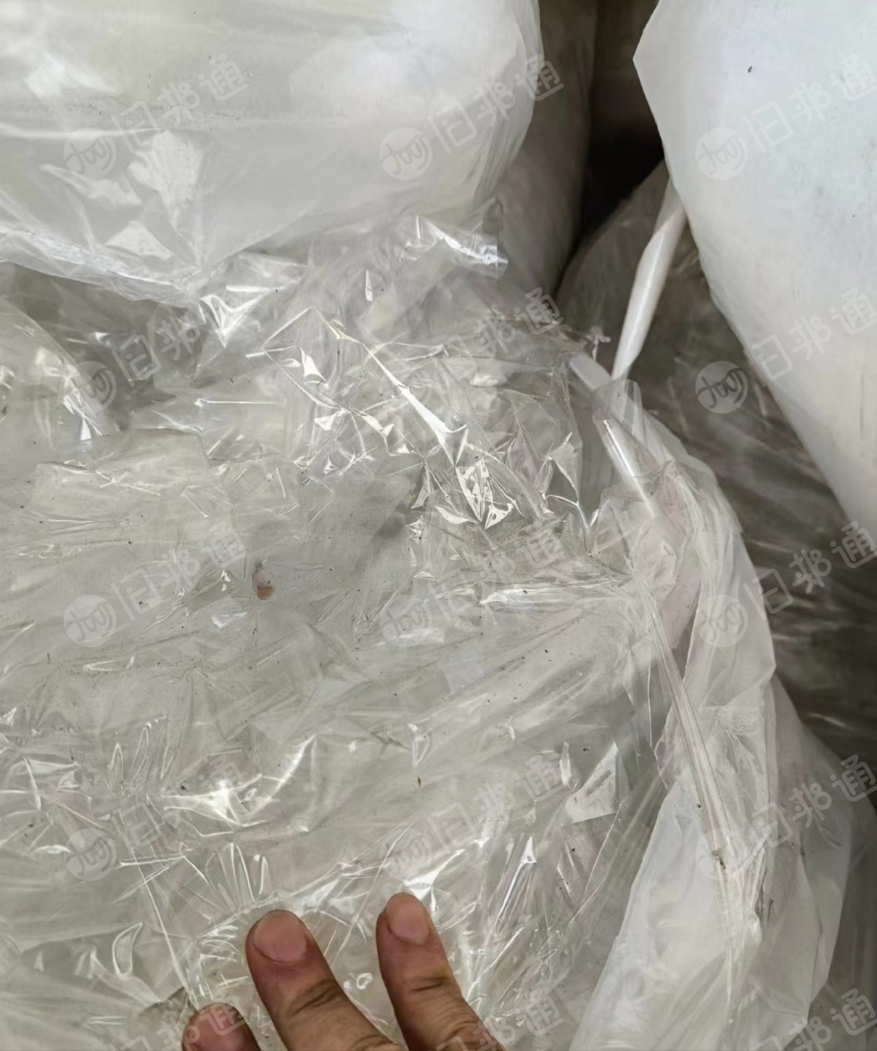 出售PET轻胶膜,玻璃加工厂下来的边角料,没有压包便宜处理,现货15吨多