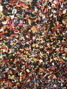  出售ABS跟PS的混合破碎料，主要是手电筒跟电话机，比例8:2