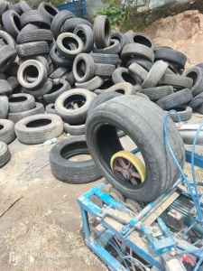 出售废旧轮胎，大钢丝小钢丝都有，月供三十多吨