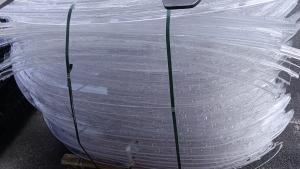 出售透明PC破碎料，双色灯罩粉碎料，饰框破碎料，长期有货