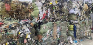 出售黑料，下脚料，燃烧料，月供1000吨，货在浙江温州