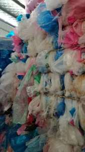 出售电子厂下来的白高压膜、干造花高压膜，各自都有10几吨