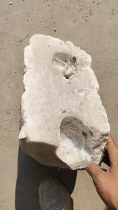 出售中白冷压块，现货10几吨