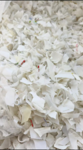 长期出售大小白乙破碎料，未色选过，每天20-23吨左右