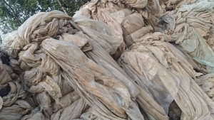 出售地膜，出成率4个点，现货100吨