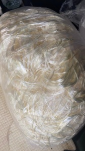 长期出售白色的腈纶丝，腈纶废丝，现货30吨左右