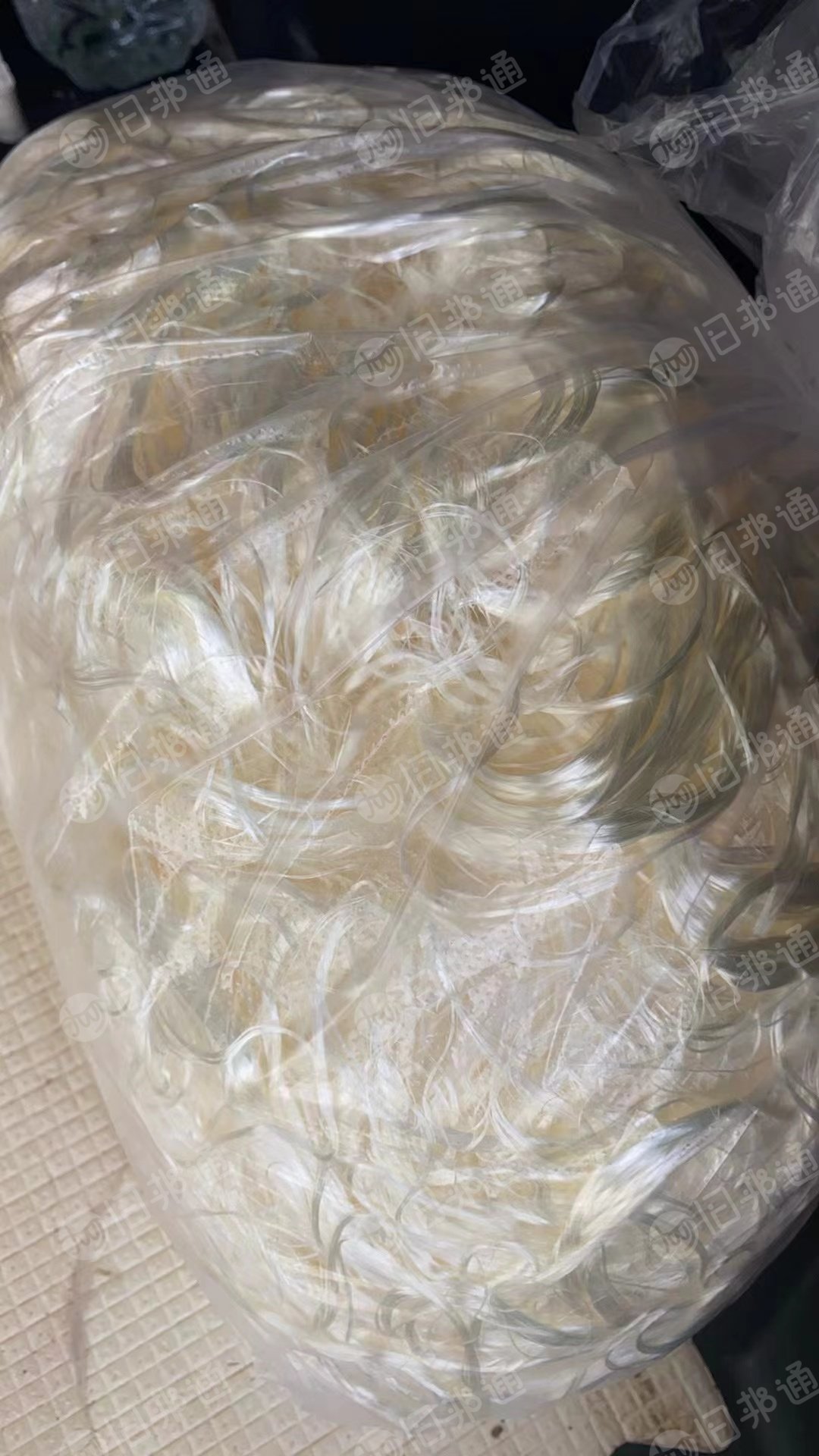 长期出售白色的腈纶丝，腈纶废丝，现货30吨左右