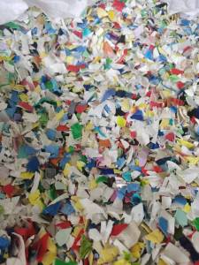 长期出售PE花乙破碎料，一半都是小白，过16筛网