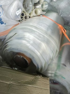 出售pet卷筒膜，宽幅1米左右，带涂层，现货10吨，上海厂