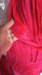 出售单面法兰绒，一个批号，现货有6吨左右，货在浙江宁波