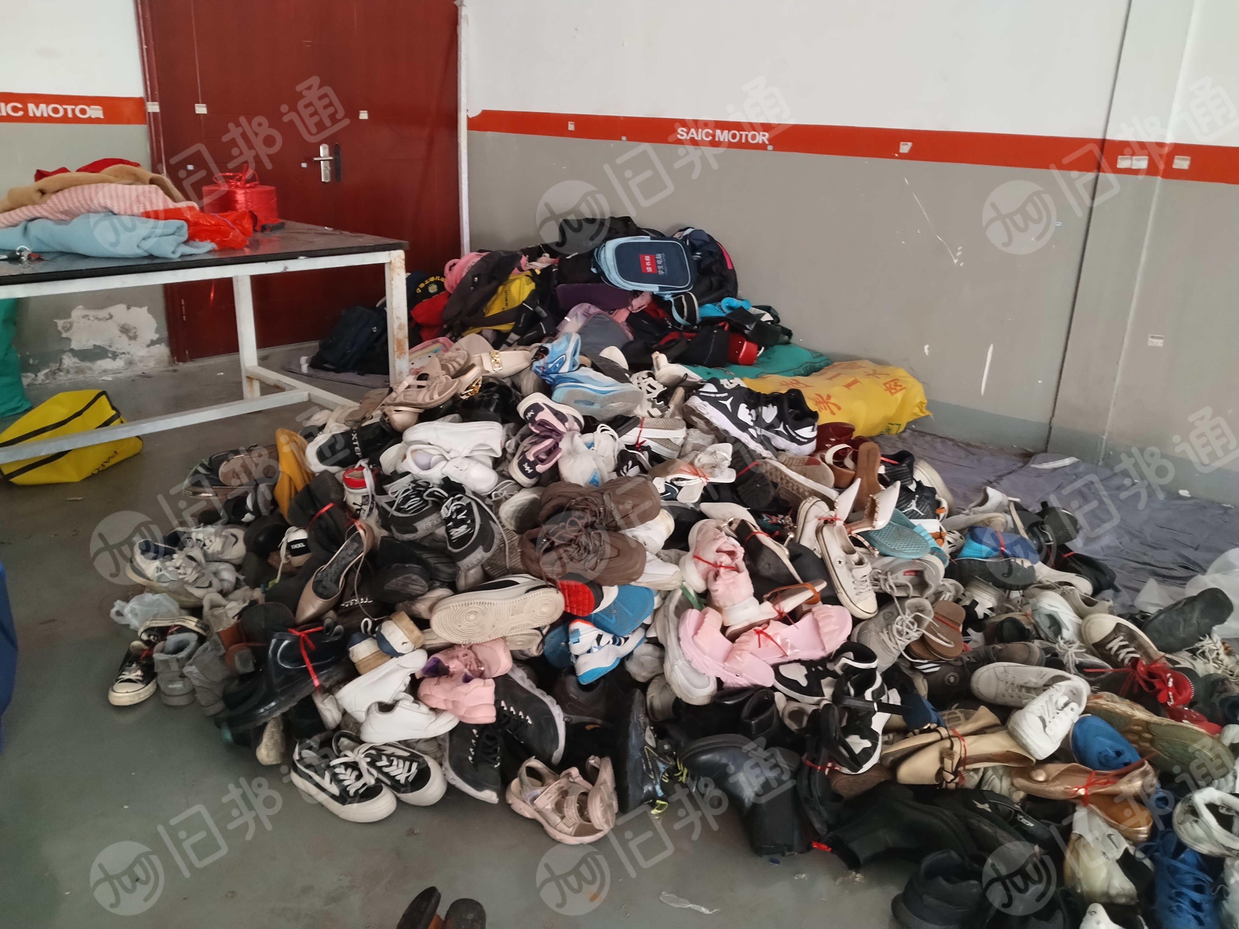 出售旧衣服,旧包,旧鞋,老棉,丝棉,窗帘布等